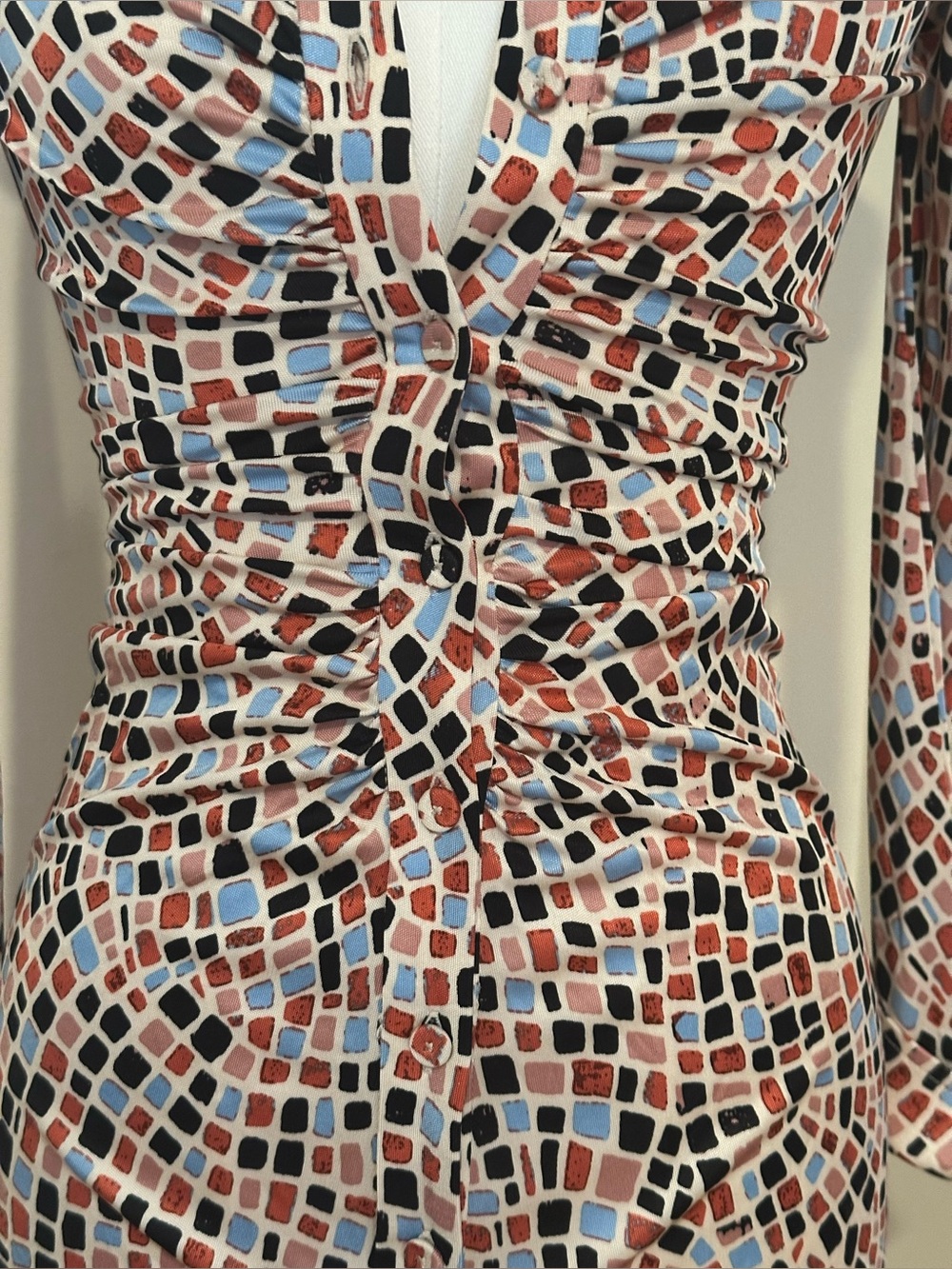 DIANE VON FURSTENBERG Mosaic Pattern LS Collar V-Neck Body Con Dress Sz XXS New! - Picture 6 of 16